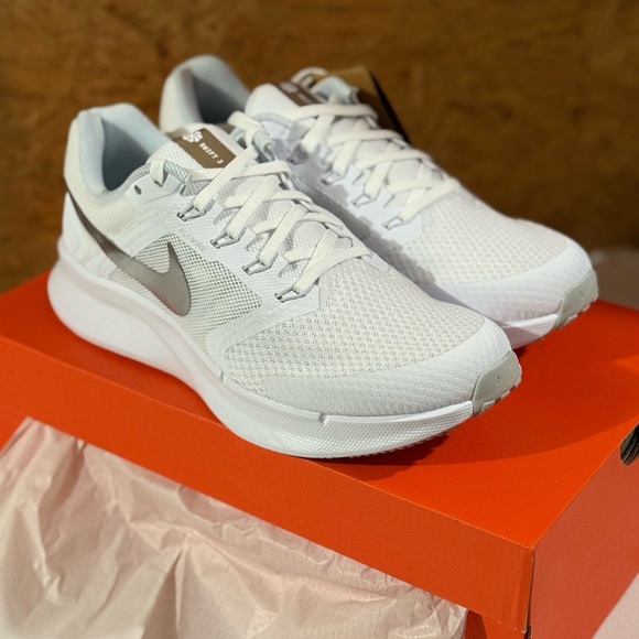 Nike Run Swift 3 Women’s Size 8 - Picture 4 of 5